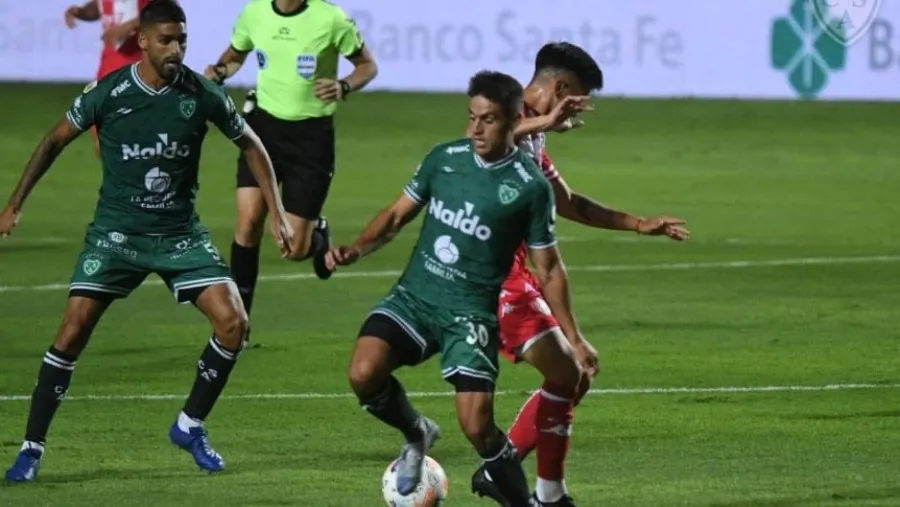 Unión de Santa Fe y Sarmiento de Junín no se sacaron ventajas en el 15 de Abril Unión de Santa Fe y Sarmiento de Junín no se sacaron ventajas en el 15 de Abril