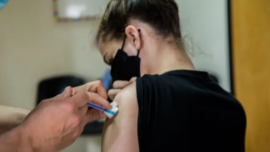 Adelantan la campaña de vacunación antigripal por el brote de influenza