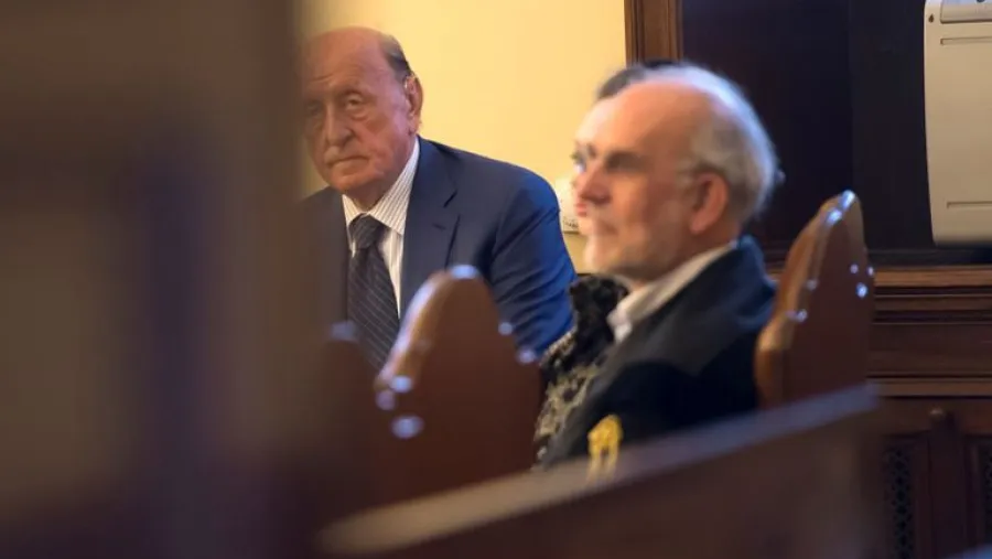Condenaron al ex presidente del Banco del Vaticano a casi 9 años de prisión