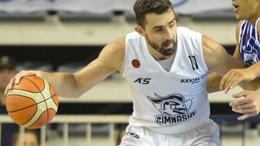 La AdC y Quimsa repudiaron cantos homofóbicos contra el entrerriano Sebastián Vega