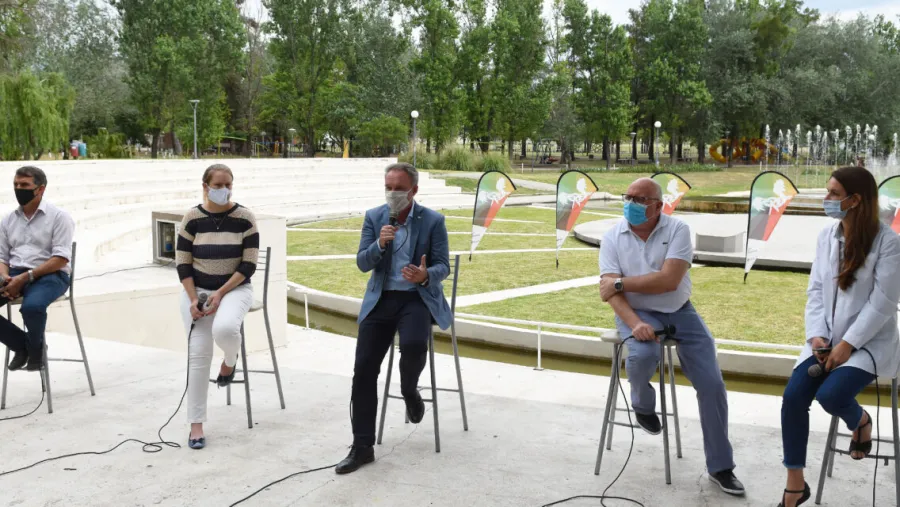Darío Schneider presentó "Verano en la ciudad" Darío Schneider presentó "Verano en la ciudad"