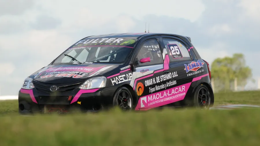 Turismo Nacional:  Marco Veronessi hizo honor a su padre con una pole en Paraná