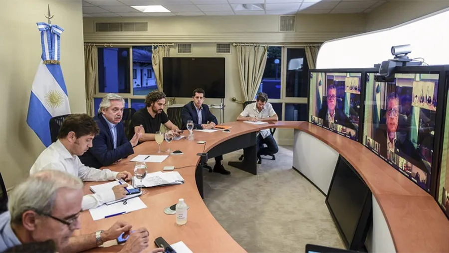 El Presidente dialogó con los gobernadores de manera personal y con otros por videoconferencia para analizar si se extenderá o no la cuarentena por el coronavirus.