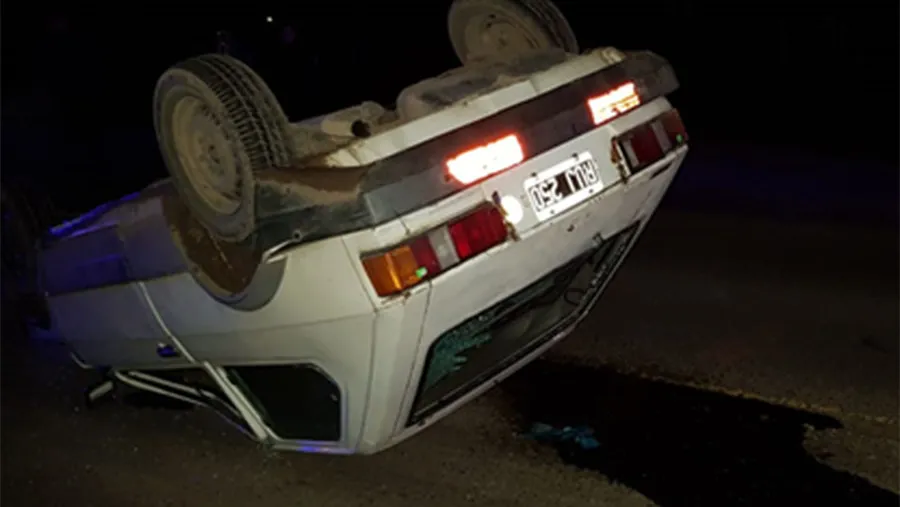 El vuelco se produjo entre la Abadía de Victoria y la llamada curva “De Vialidad”.