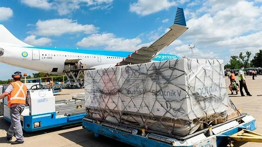 Un avión de Aerolíneas Argentinas llegará a Moscú en búsqueda de nuevas provisiones de Sputnik V. Será el octavo operativo en ese destino.