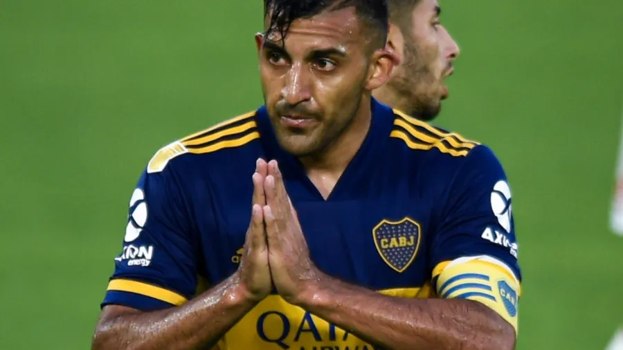 A la espera de ser transferido, Ábila explotó contra el Consejo de fútbol de Boca 