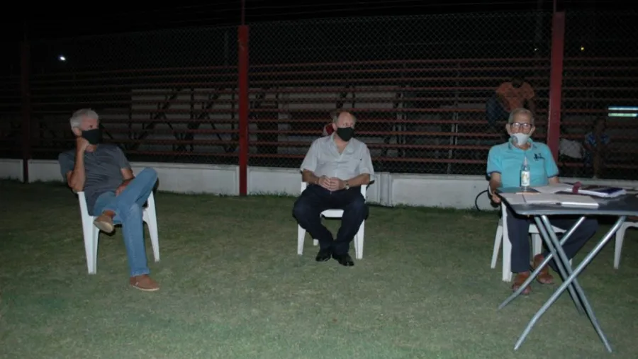 Fútbol: Paraná Campaña elevará una propuesta con la idea de volver en marzo a las canchas