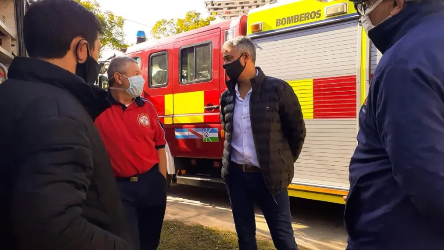 Diego Lara en el cuartel de Bomberos de María Grande Diego Lara en el cuartel de Bomberos de María Grande