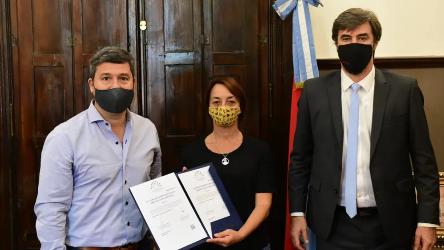 Zavallo y Giano con autoridades Viale Foot Ball Club Zavallo y Giano con autoridades Viale Foot Ball Club