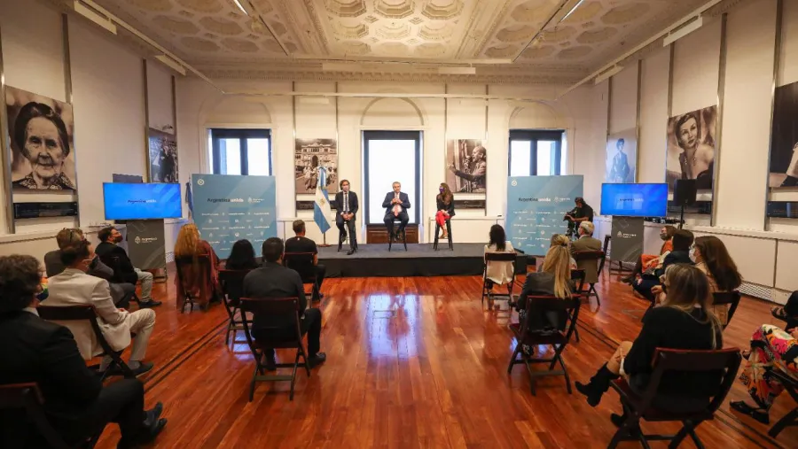 homenaje Fernández a César Cigliutti homenaje Fernández a César Cigliutti