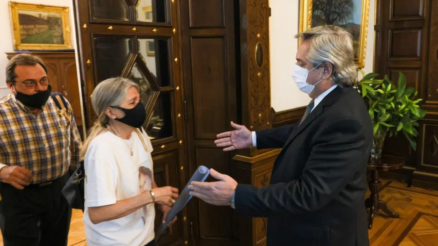 Alberto Fernández recibió a los padres de Úrsula Bahillo Alberto Fernández recibió a los padres de Úrsula Bahillo