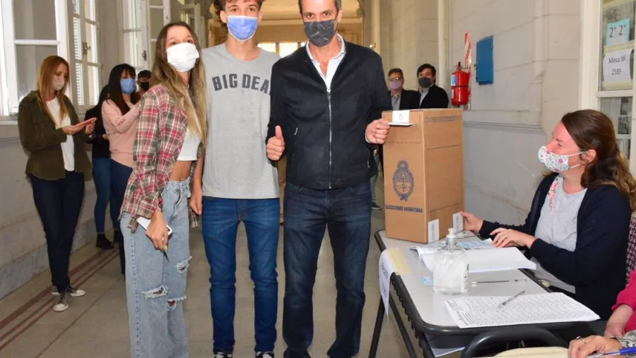 Enrique Cresto votando PASO