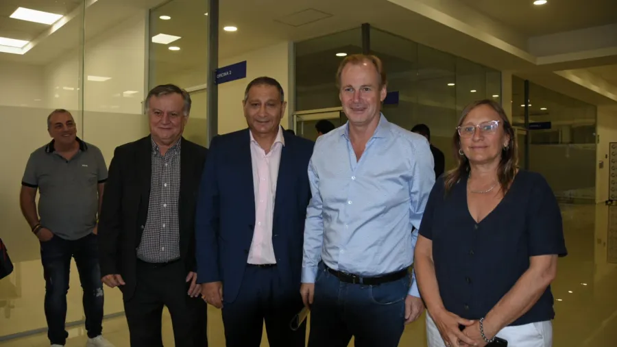 Con la presencia del gobernador Gustavo Bordet, presentaron la Supercopa Entre Ríos Con la presencia del gobernador Gustavo Bordet, presentaron la Supercopa Entre Ríos