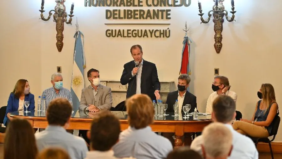 Bordet destacó la ejecución de obras que “nos posicionan de cara al turismo que viene"