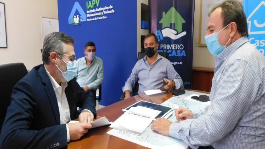 Avanzan gestiones para la construcción de viviendas en San Salvador