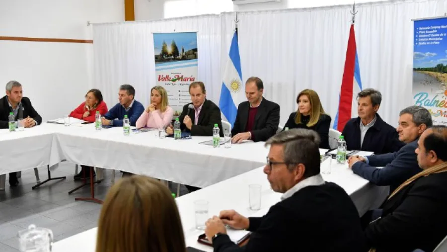 Bordet estuvo en Valle María con su gabinete e intendentes vecinalistas Bordet estuvo en Valle María con su gabinete e intendentes vecinalistas