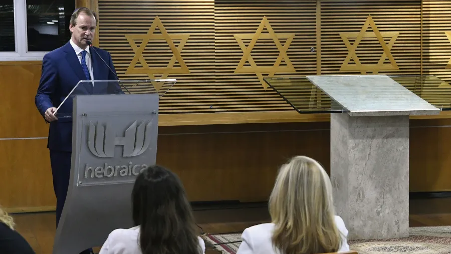 Bordet participó en San Pablo de la conmemoración a las víctimas del atentado a la AMIA