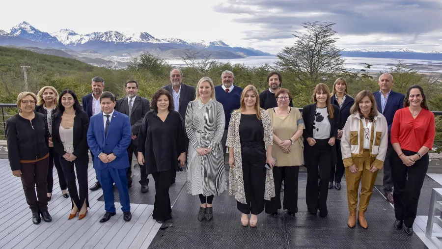 Velázquez participó de la reunión ordinaria del Cofesa en Tierra del Fuego