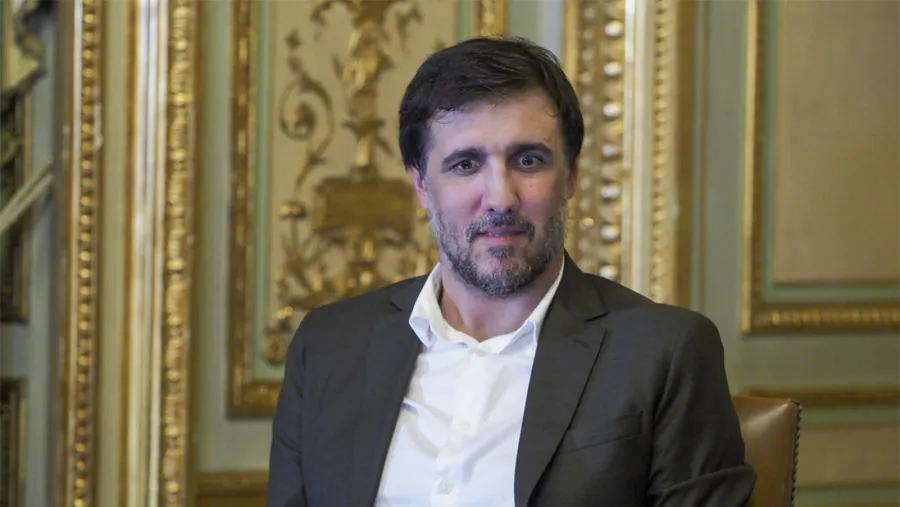 “Hoy, los líderes buscan representar la bronca pública. No pretenden suprimirla, ni transformarla en esperanza, ni eliminarla”, plantea Sarasqueta.