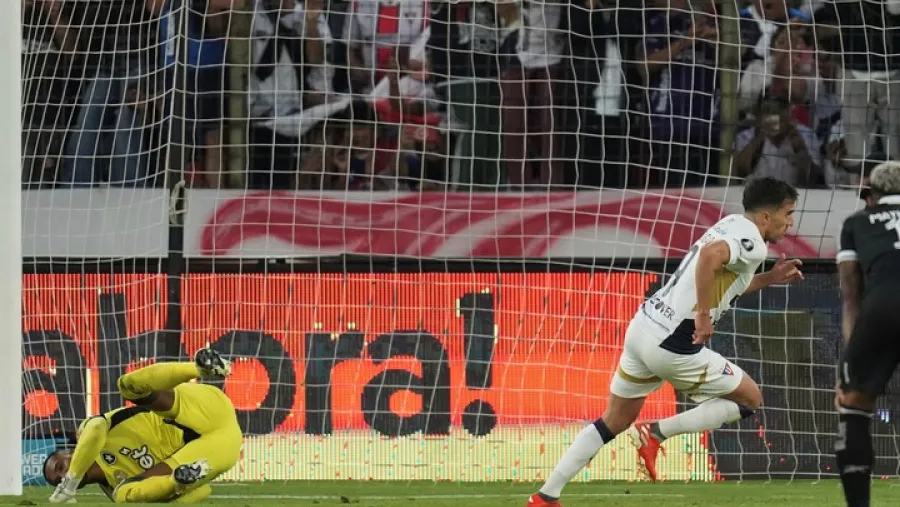 Lisandro Alzugaray festeja ante Botafogo