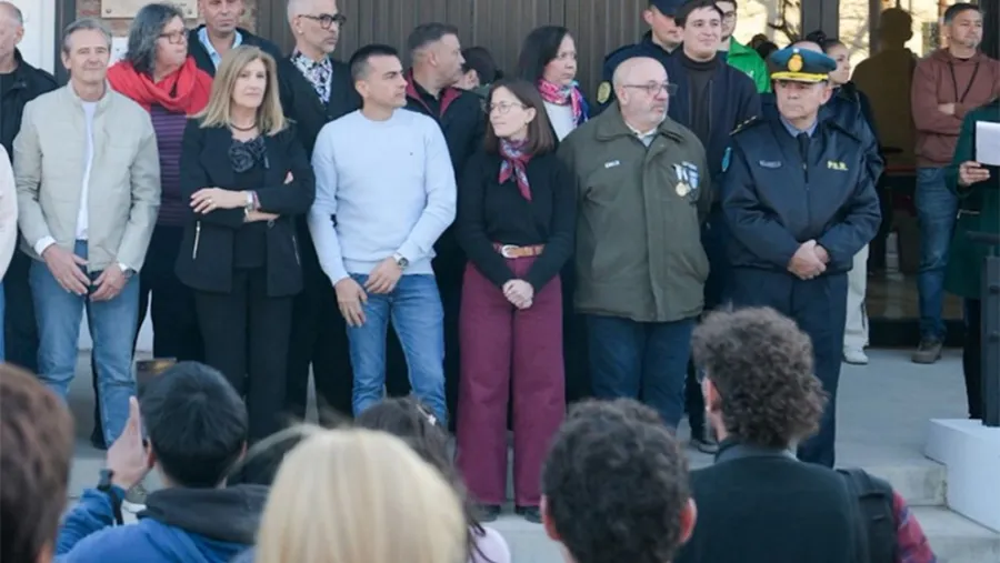 La intendenta de Paraná, Rosario Romero, destacó al inaugurar el Centro Cultural “Juan L. Ortiz” la importancia del diálogo para la democracia y garantizar la política de Estado para fortalecer a la sociedad.