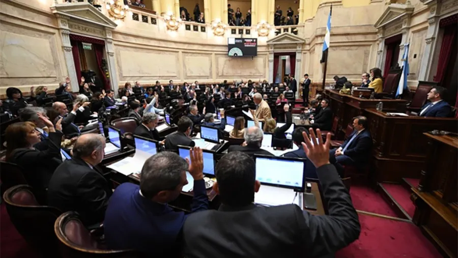 La oposición logró 59 votos para dar vuelta el veto al reparto automático de ATN a las provincias. Más temprano, el ministro de Economía dijo que el Congreso quiere “voltear al Presidente”.