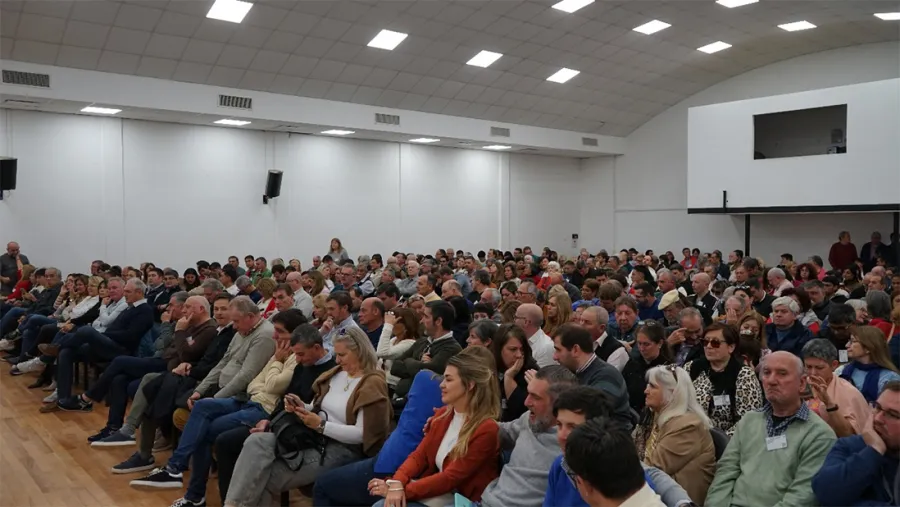 La UCR resolvió hoy en Villaguay fortalecer a “Juntos por Entre Ríos” y simultáneamente ampliar la oferta política para ser más competitivos en las elecciones de medio término.