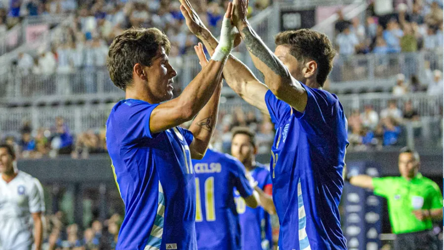 Giuliano Simeone y Gonzalo Montiel