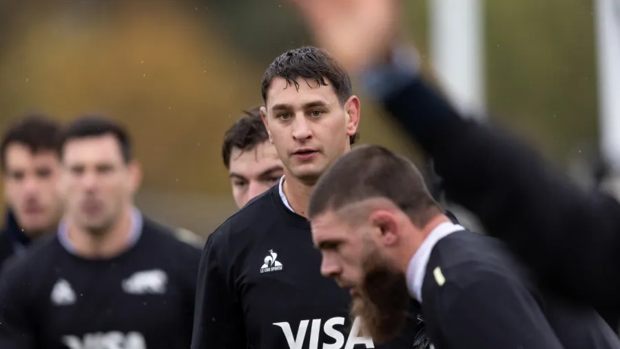 Juan González y Marcos Kremer (fuera de foco) - Entrenamiento de Los Pumas