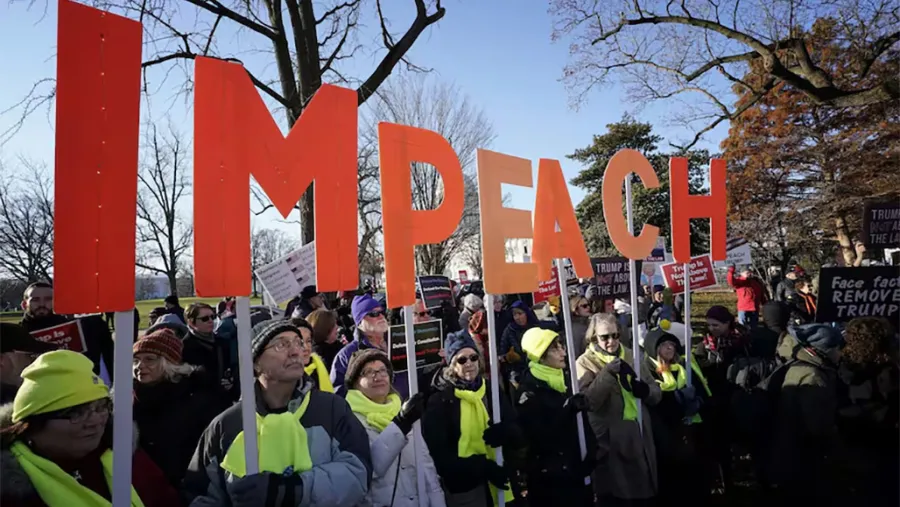 Manifestantes apoyan en Washington el impeachment de Trump, en diciembre de 2019.
