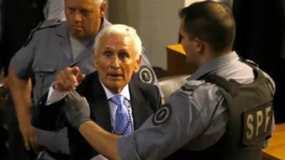 Prisión domiciliaria.