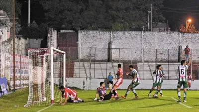 Fútbol: Atlético Paraná consiguió un valioso triunfo y algo de aire en el Torneo Federal A