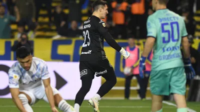 Rosario Central derrotó a Godoy Cruz y salió del fondo, a la espera de su nuevo DT