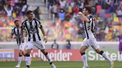 Central Córdoba goleó a Colón y volvió a distanciarse de la zona de descenso