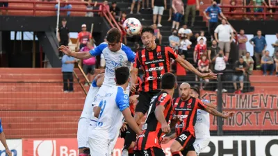 Fútbol: Patronato visitará a Vélez con la única misión de recuperarse