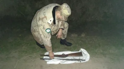 El arma había sido “descartada” por dos personas en el camino vecinal de la Escuela N° 80.