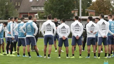 Con el entrerriano Kannemann, la selección argentina entrenó en Alemania