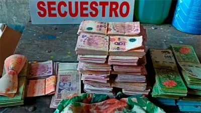 La Policía fue a allanar una vivienda de Concordia por una denuncia por violencia familiar, pero se encontraron con 3,5 kilos de cocaína, 20 armas, más de 300 mil pesos y siete mil dólares.