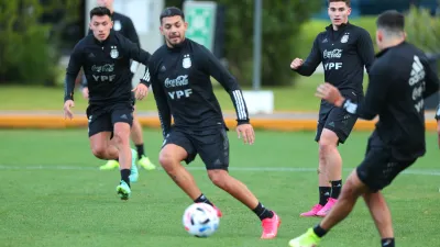Eliminatorias: Argentina entrenó, pero Scaloni no dio pistas del equipo para el jueves