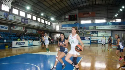 Maxibásquetbol: el Panamericano continuó este martes en Estudiantes, Olimpia y Sionista