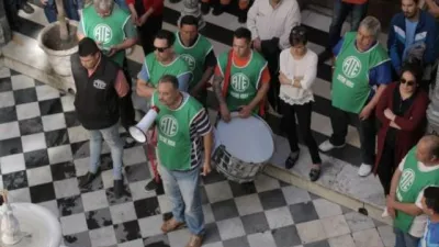 ATE marchó a la Municipalidad de Paraná en rechazo a la oferta salarial