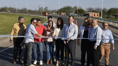 El gobernador Gustavo Bordet inauguró el Acceso Sur a Villaguay, entre otras obras y aportes que hizo en ese Departamento.
