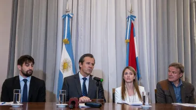 Bahl y parte de sus funcionarios