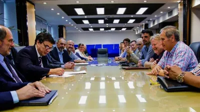 Bancarios acordaron una suba salarial de hasta $10.500