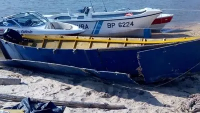 La barcaza tenía una doble pared en la que se escondían los panes de marihuana.