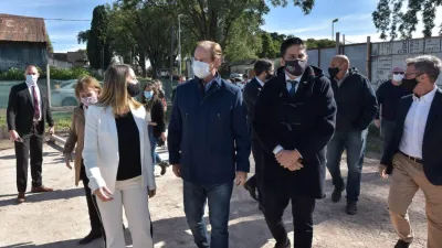 Bordet firmó convenios con Trotta para finalizar escuelas técnicas