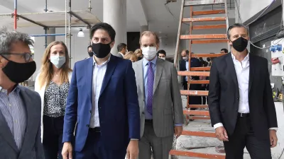 Bordet recorrió junto a Trotta y Bahl el nuevo edificio de la escuela 100 de Paraná