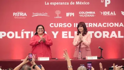 En México, la expresidenta se alineó con la postura expresada en el comunicado de AMLO, Lula y Petro. Destacó la lectura de los resultados del escrutinio por parte del titular del Consejo Nacional Electoral e insistió con la necesidad de la publicación de las actas.