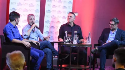 Mauro Federico, Germán de los Santos y Hernán Lascano en el ciclo de charla que se desarrolla en el Hotel Mayorazgo de Paraná en el marco de los 30 años de la Revista ANÁLISIS.