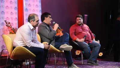 Diego Cabot (izquierda), Osvaldo “Coni” Cherep (centro) y Nicolás Wiñazki (derecha) en el ciclo de charlas de ANÁLISIS disertaron sobre “Periodismo y justicia en la Argentina”.